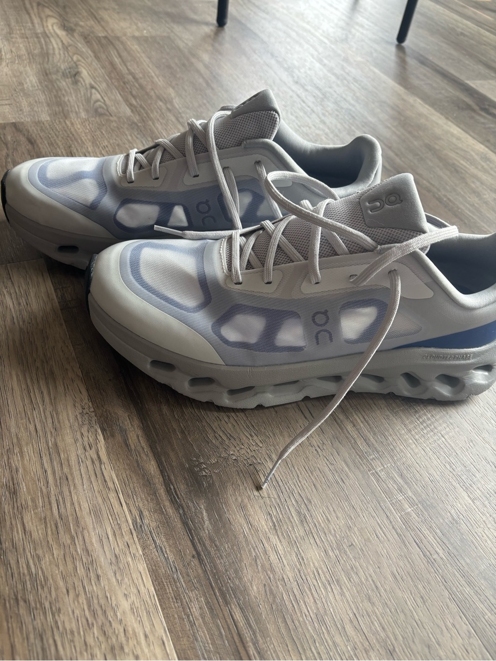 On Running Cloudtilt Remix mens size 11.5